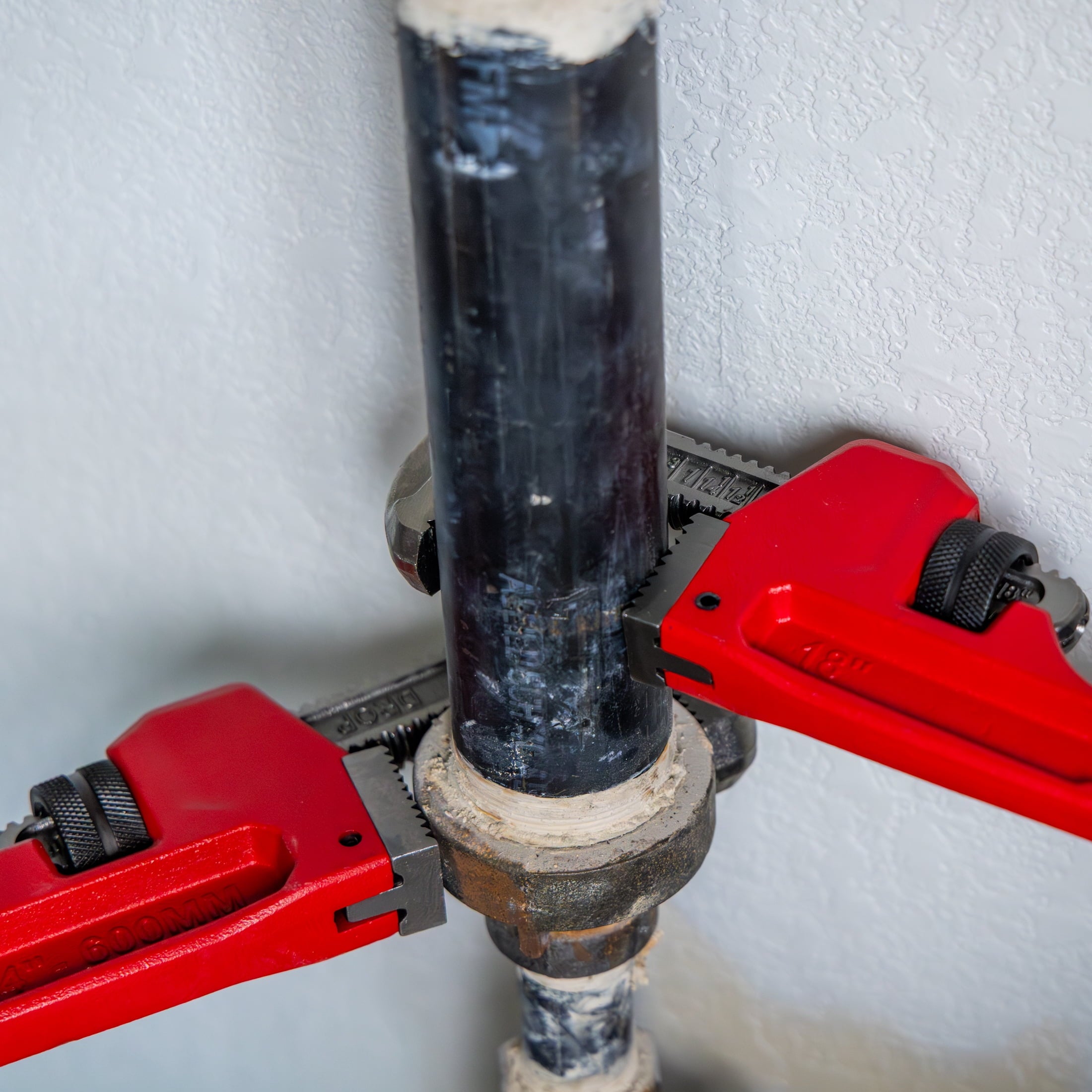 Hyper Tough 24-inch Heavy-Duty Pipe Wrench with 3-in. Jaw Capacity