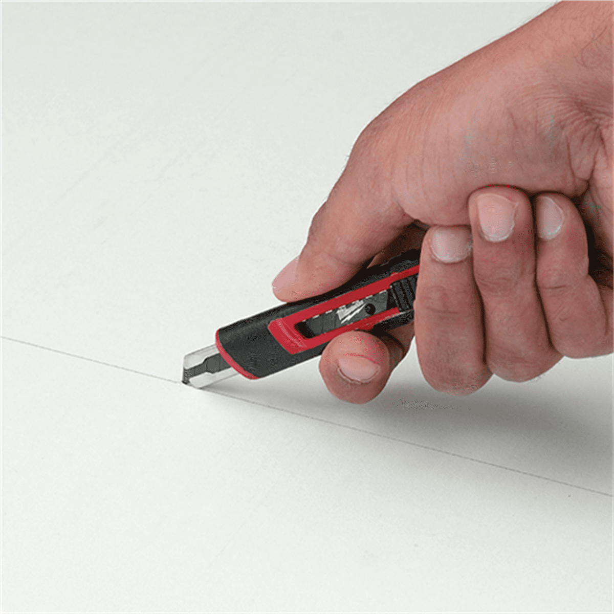 Milwaukee Tool 9mm Snap Off Knife with Precision Cut Blade