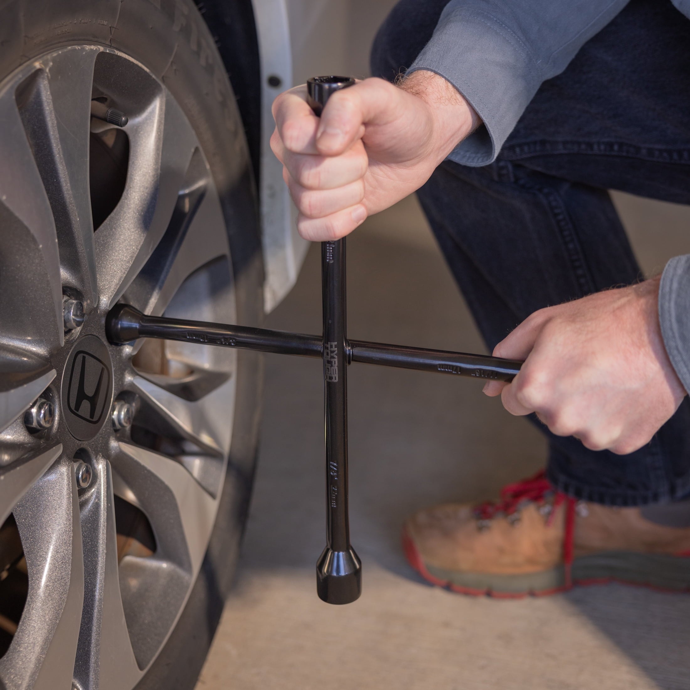 Hyper Tough 14-inch Powder Coated Lug Wrench for Tire Replacement